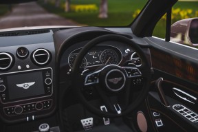 九游用户空间-波尔曼在橄榄球冠军锦标赛中展现无与伦比的球场智慧，博尔特橄榄球